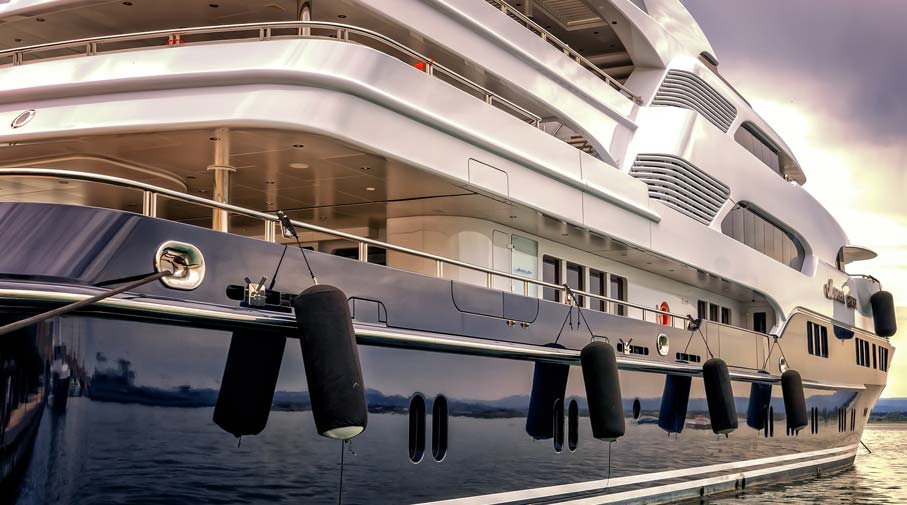 5 Amazing Features That Make Luxury Yachts Desirable